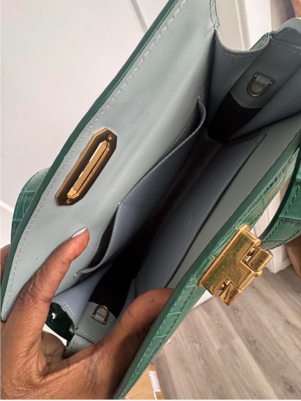 Authentic! Songmont! Green Croc-Embossed Leather Shoulder Bag - Picture 7 of 7